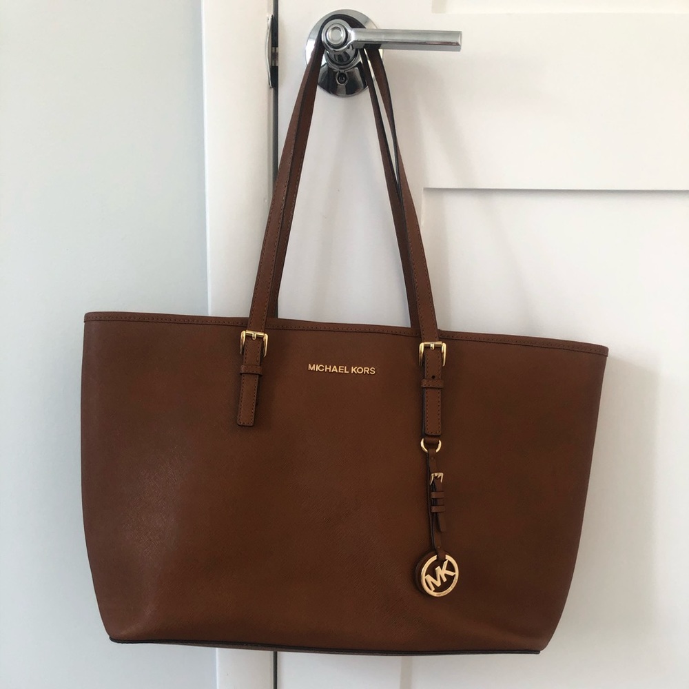 Authentic MIchael Kors Jet Set Travel Medium tote